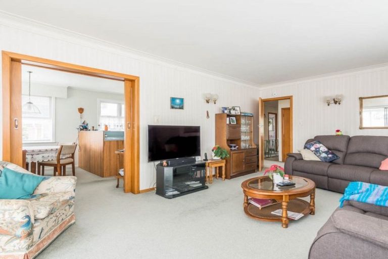 Photo of property in 125 Hutchinson Avenue, New Lynn, Auckland, 0600