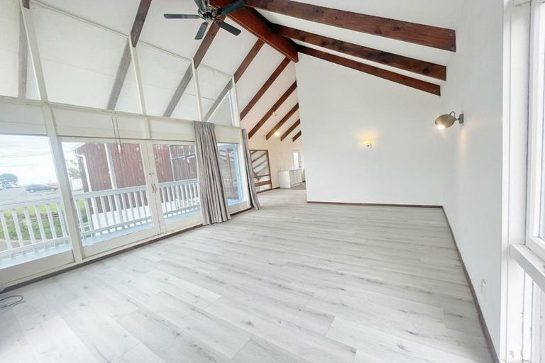 Photo of property in 2/22 Craig Road, Milford, Auckland, 0620