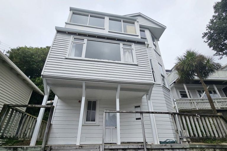 Photo of property in 37 Raroa Road, Kelburn, Wellington, 6012