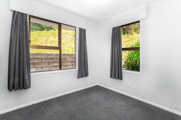 Photo of property in 32 John Street, Stokes Valley, Lower Hutt, 5019