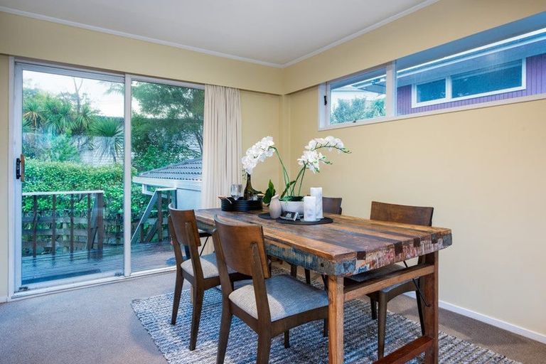 Photo of property in 1/39 View Road, Campbells Bay, Auckland, 0630