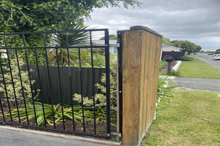 Photo of property in 90 Blackett Street, Rangiora, 7400