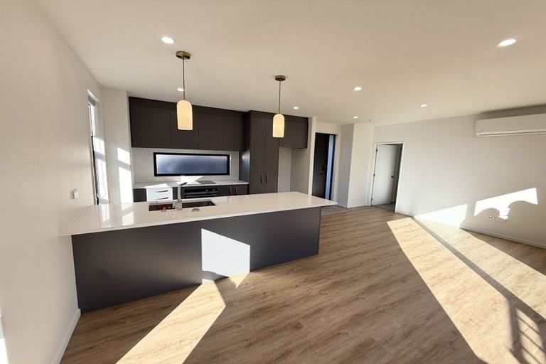 Photo of property in 2/84 Mcmahon Drive, Aidanfield, Christchurch, 8025