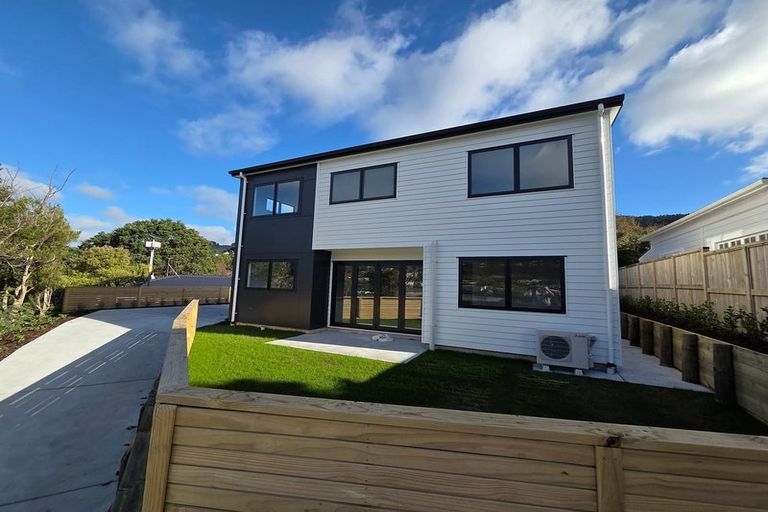 Photo of property in 235 Main Road, Tawa, Wellington, 5028