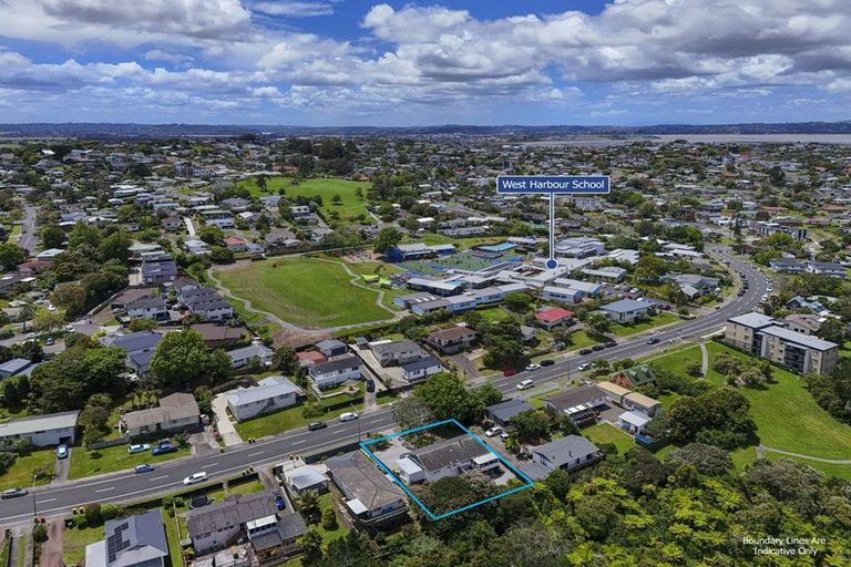 Photo of property in 107 Oreil Avenue, West Harbour, Auckland, 0618