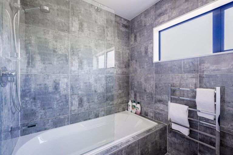 Photo of property in 2/26 Long Bay Drive, Torbay, Auckland, 0630