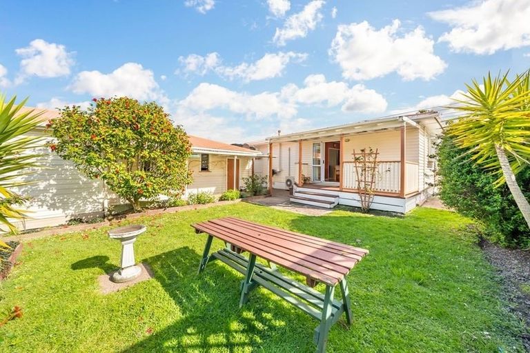 Photo of property in 6 Pencarrow Crescent, Wainuiomata, Lower Hutt, 5014
