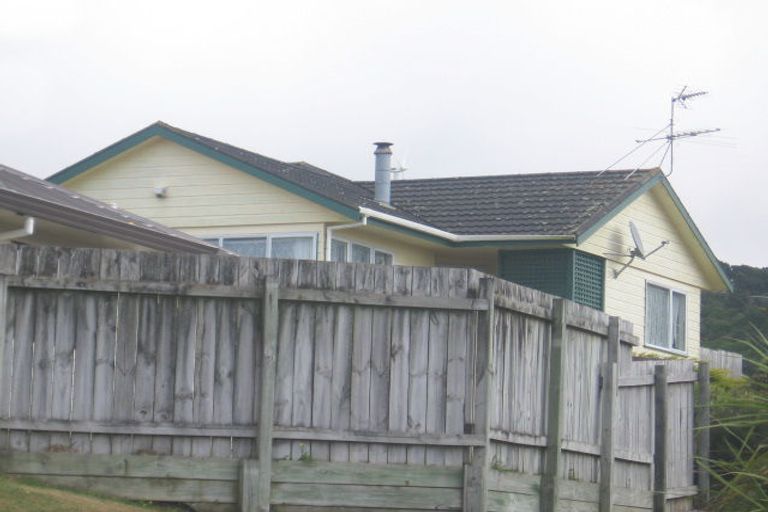 Photo of property in 62 Ashton Fitchett Drive, Brooklyn, Wellington, 6021