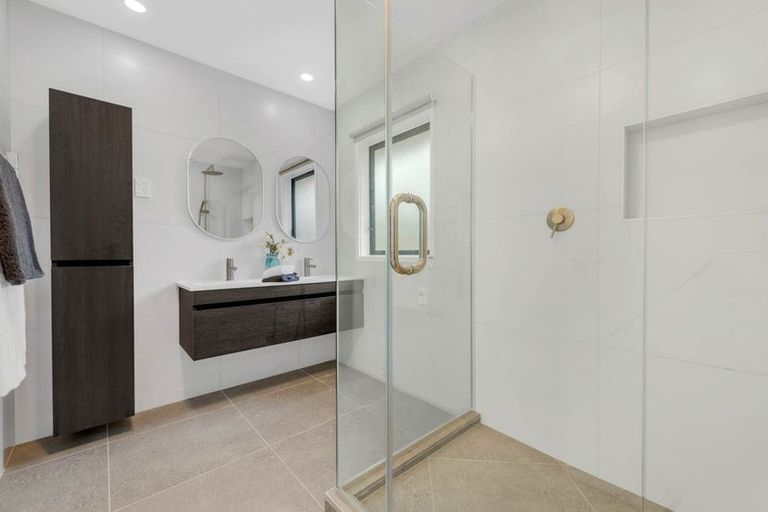 Photo of property in 3 Mimosa Place, Half Moon Bay, Auckland, 2012