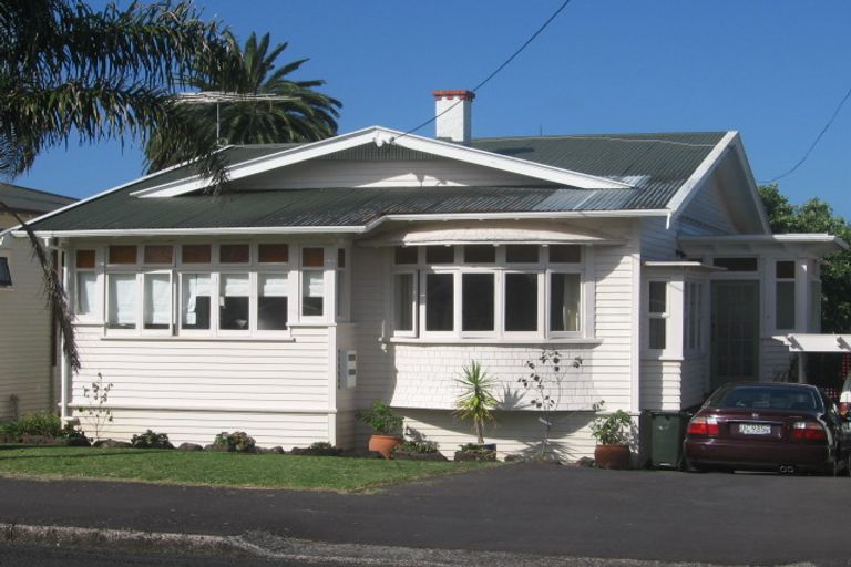 Photo of property in 8 Duders Avenue, Devonport, Auckland, 0624