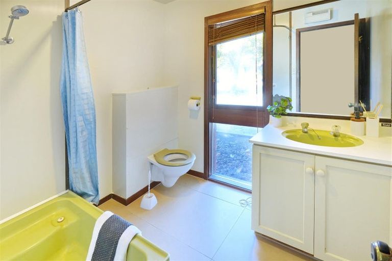 Photo of property in 70b Avonhead Road, Avonhead, Christchurch, 8042