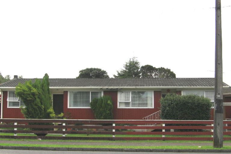 Photo of property in 2/1 Sturges Road, Henderson, Auckland, 0610