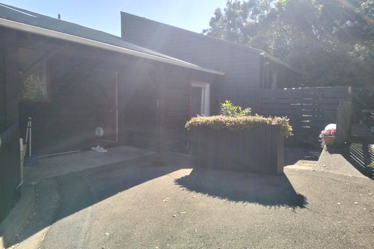 Photo of property in The Triangle, 2/33 Halswater Drive, Churton Park, Wellington, 6037