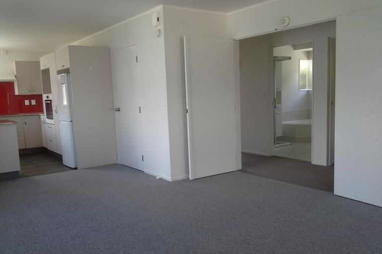 Photo of property in 8b Whiteley Street, Moturoa, New Plymouth, 4310