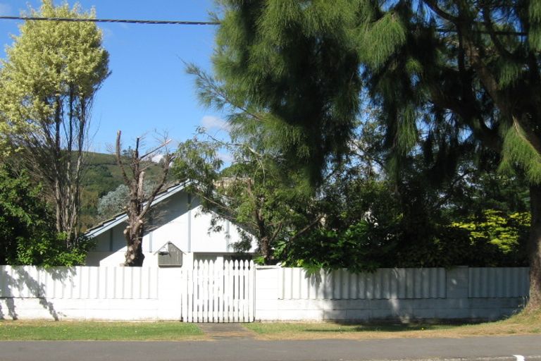 Photo of property in 28 Gillespies Road, Birchville, Upper Hutt, 5018