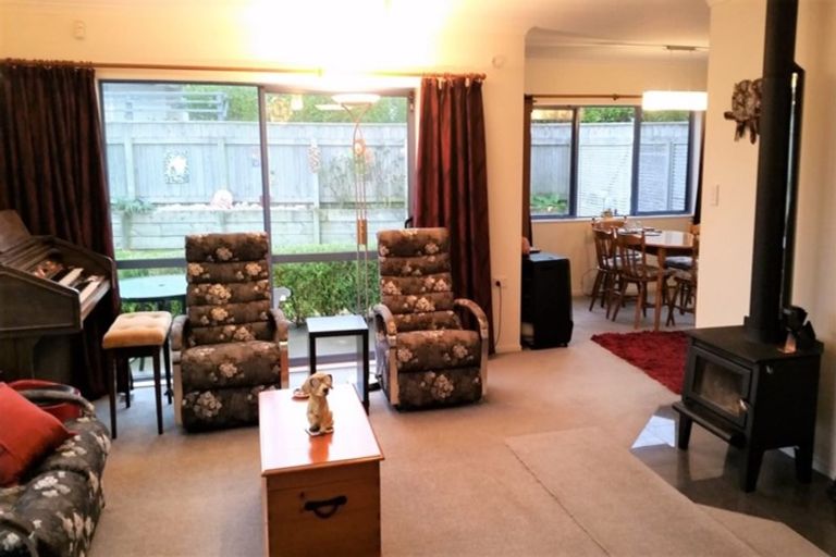 Photo of property in 9 Byron Brown Place, Otaki Beach, Otaki, 5512