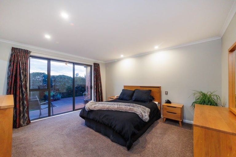 Photo of property in 23 Galea Grove, Kelvin Grove, Palmerston North, 4414