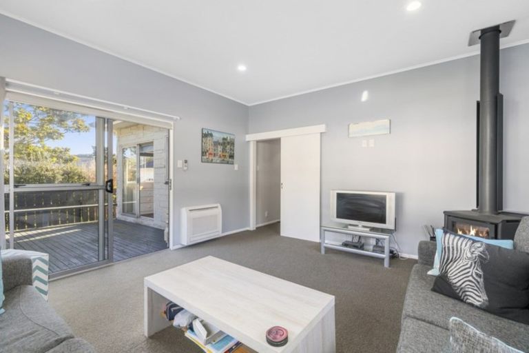 Photo of property in 33 Tawhai Street, Stokes Valley, Lower Hutt, 5019