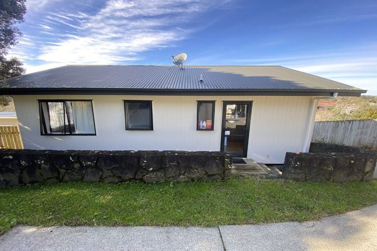 Photo of property in 65 Sunline Avenue, Massey, Auckland, 0614