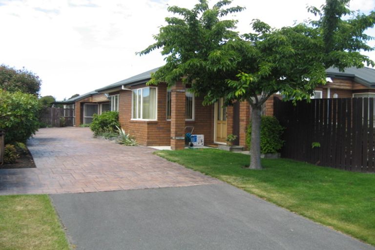 Photo of property in 2/12 Giles Place, Shirley, Christchurch, 8061