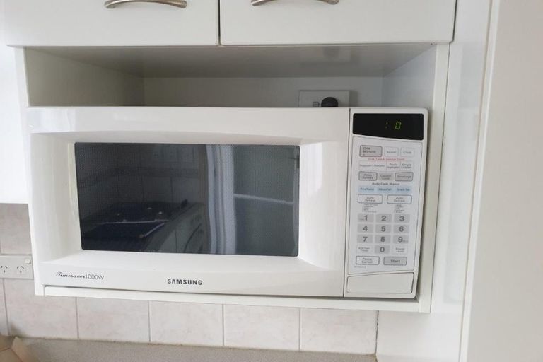 Photo of property in 1/133 Shakespeare Road, Milford, Auckland, 0620