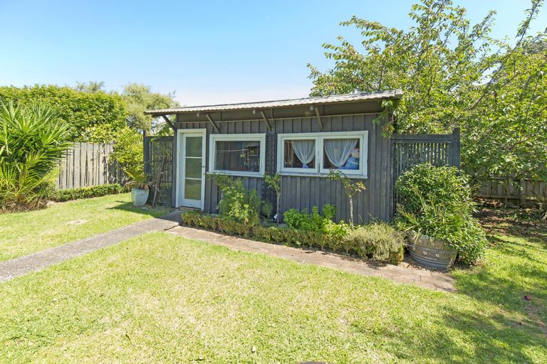 Photo of property in 16 Glengarry Avenue, Manly, Whangaparaoa, 0930