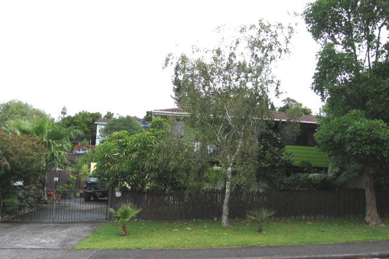 Photo of property in 32 Regency Place, Sunnynook, Auckland, 0632