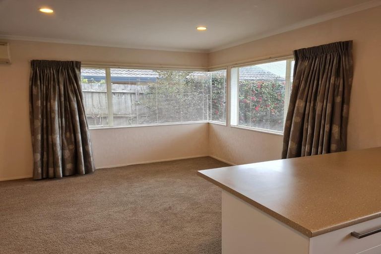 Photo of property in 57 Kath Hopper Drive, Orewa, 0931