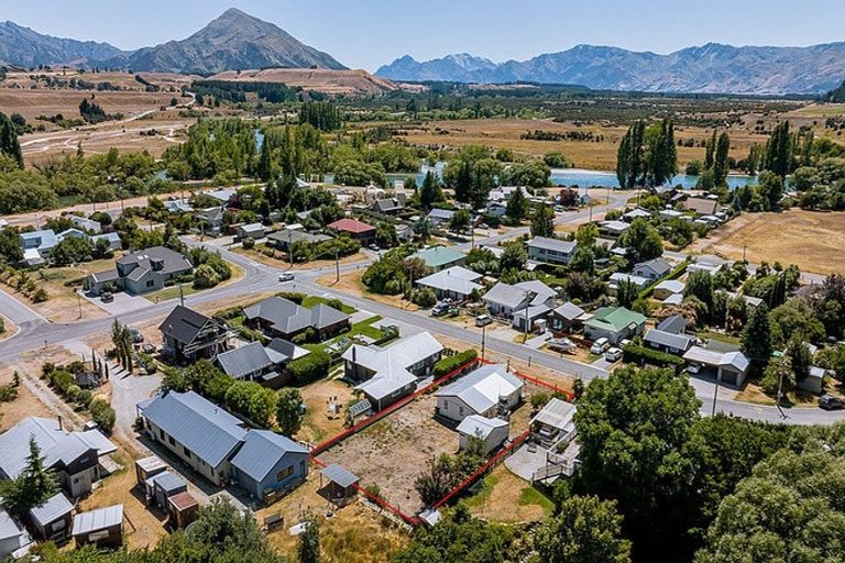 Photo of property in 18 Arklow Street, Albert Town, Wanaka, 9305