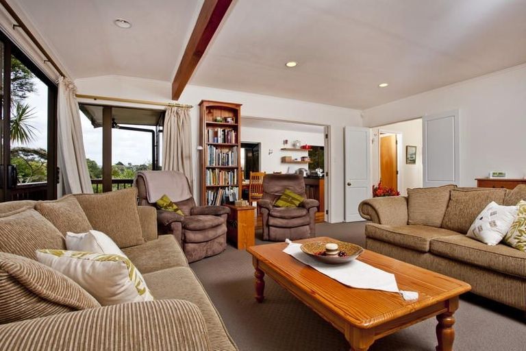 Photo of property in 20 Trelawny Place, Hillcrest, Auckland, 0627