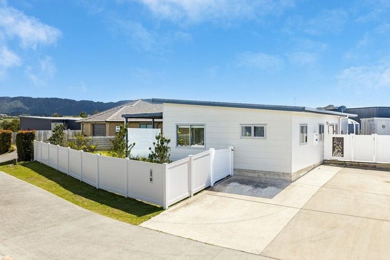 Photo of property in 5 Northcoast Place, Mangawhai Heads, Mangawhai, 0505