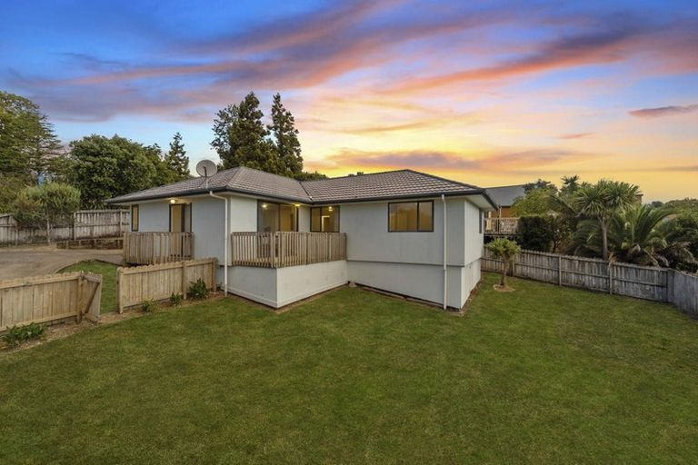 Photo of property in 31 Carling Avenue, Massey, Auckland, 0614