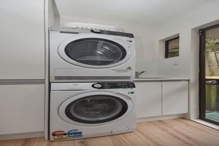 Photo of property in 2/18 Evans Road, Glen Eden, Auckland, 0602