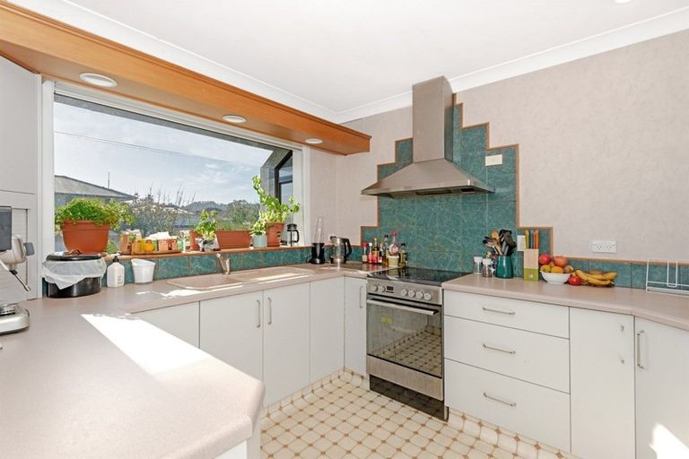 Photo of property in 71 Esplanade, Kaiti, Gisborne, 4010