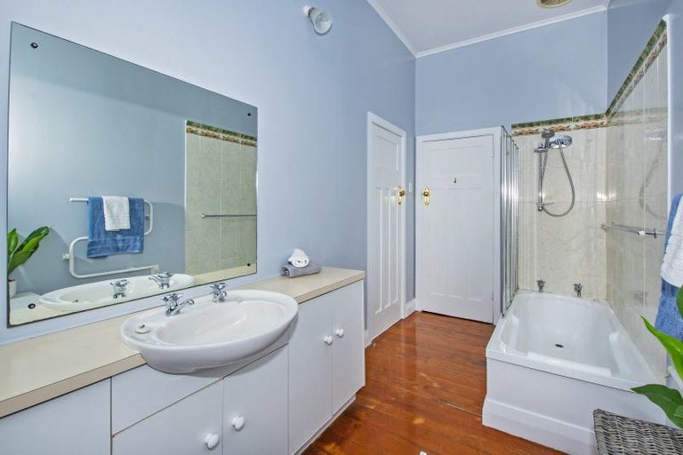 Photo of property in 11 Kent Road, Regent, Whangarei, 0112