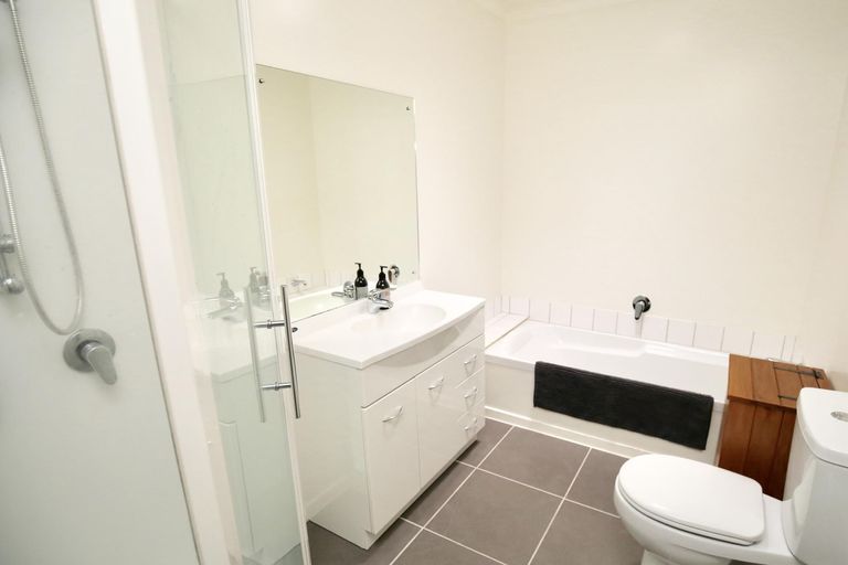 Photo of property in 4a Kohekohe Place, Pukete, Hamilton, 3200