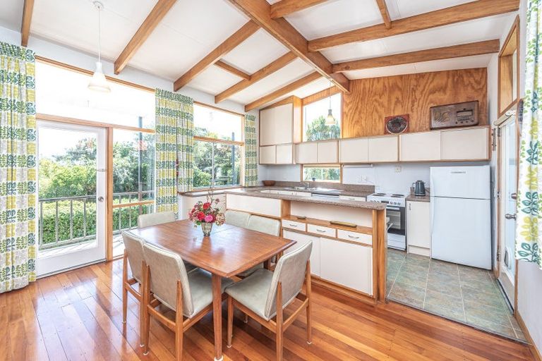 Photo of property in 96 Mount View Road, Bastia Hill, Whanganui, 4500