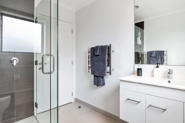 Photo of property in 15 Maple Grove, Kingston, Wellington, 6021