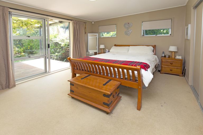 Photo of property in 16 Glengarry Avenue, Manly, Whangaparaoa, 0930