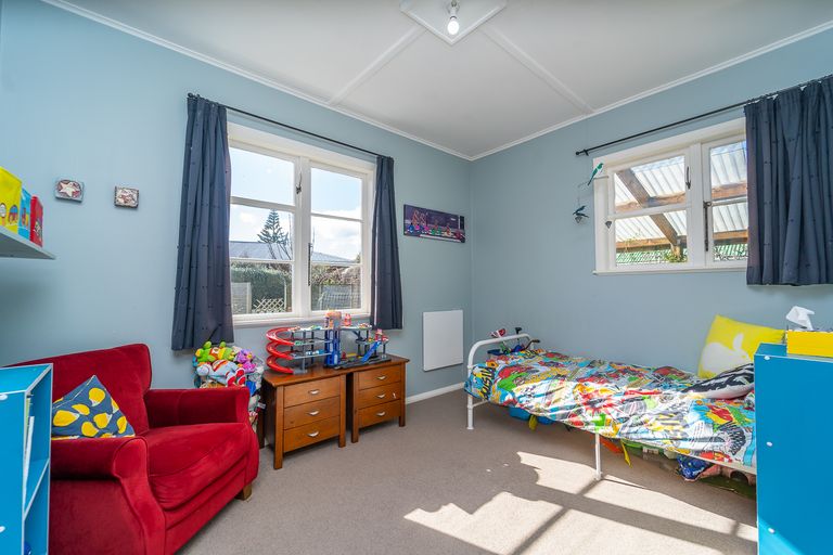 Photo of property in 14 Kenward Crescent, Featherston, 5710