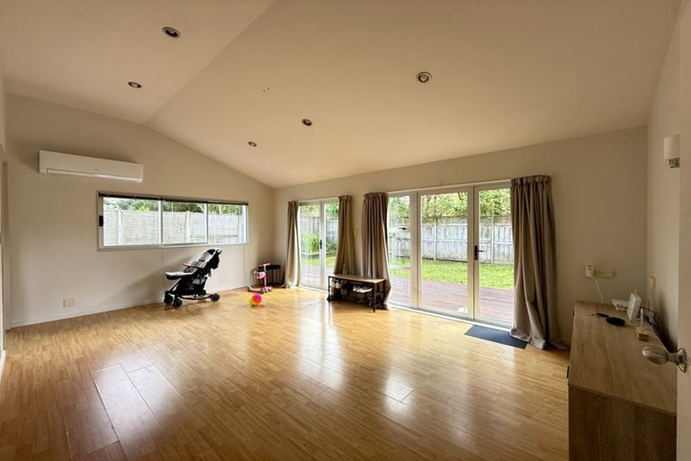 Photo of property in 10a Olwyn Place, Greenhithe, Auckland, 0632