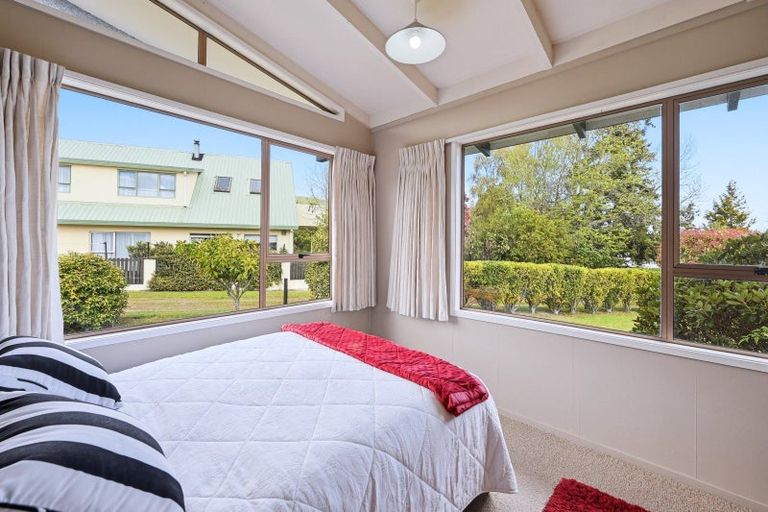 Photo of property in 22 Angela Place, Kinloch, Taupo, 3377