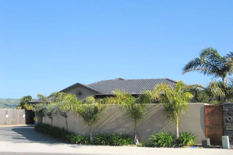 Photo of property in 54 Oreti Crescent, Papamoa Beach, Papamoa, 3118