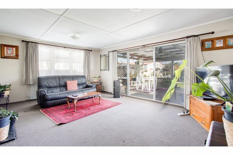 Photo of property in 3 Peterhead Place, Flaxmere, Hastings, 4120