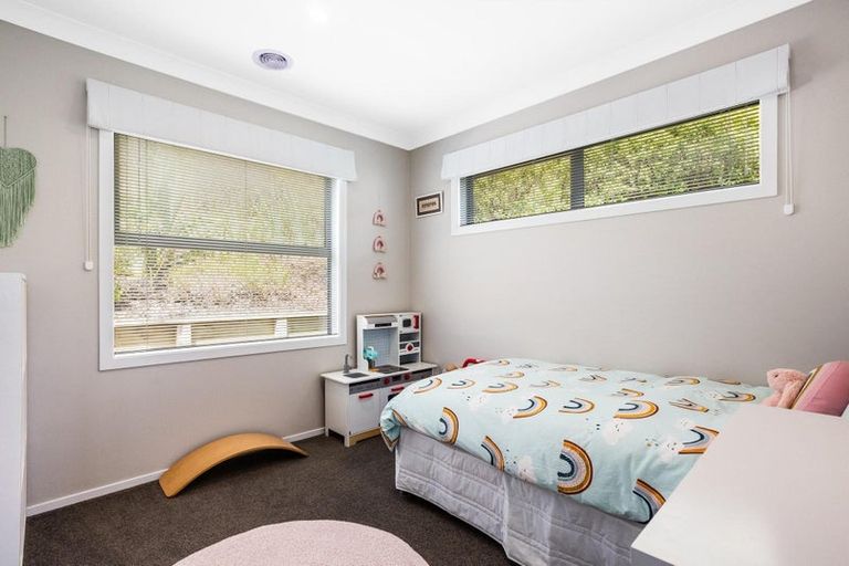 Photo of property in 6 Shoal Place, Whitby, Porirua, 5024