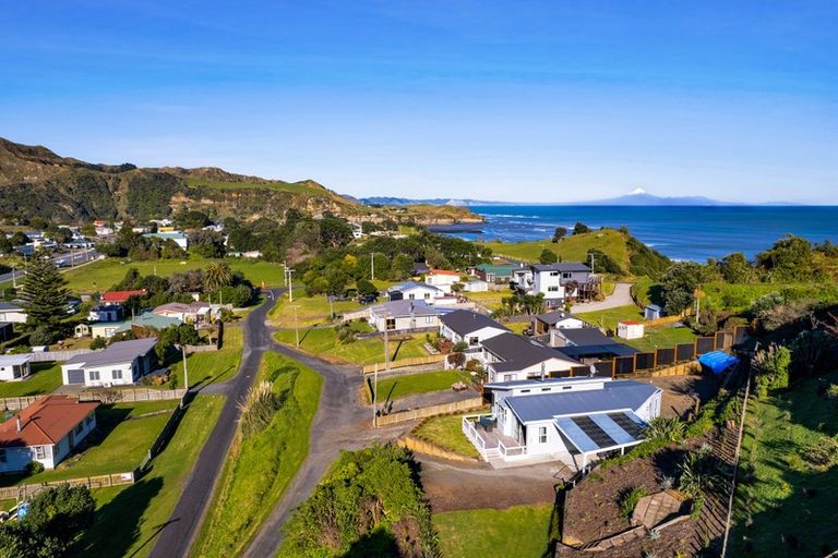 Photo of property in 8 Tainui Street, Mokau, 4376