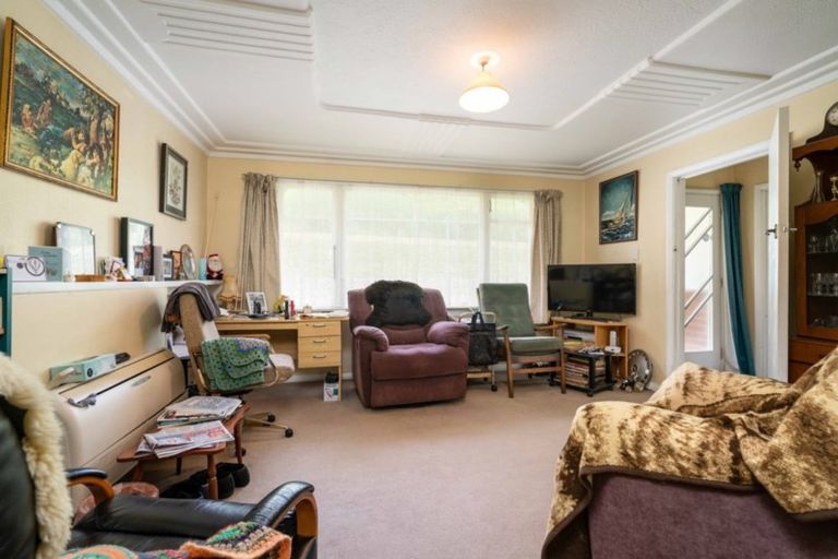 Photo of property in 51 Glen Road, Mornington, Dunedin, 9011