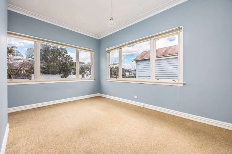 Photo of property in 370 Lake Road, Takapuna, Auckland, 0622