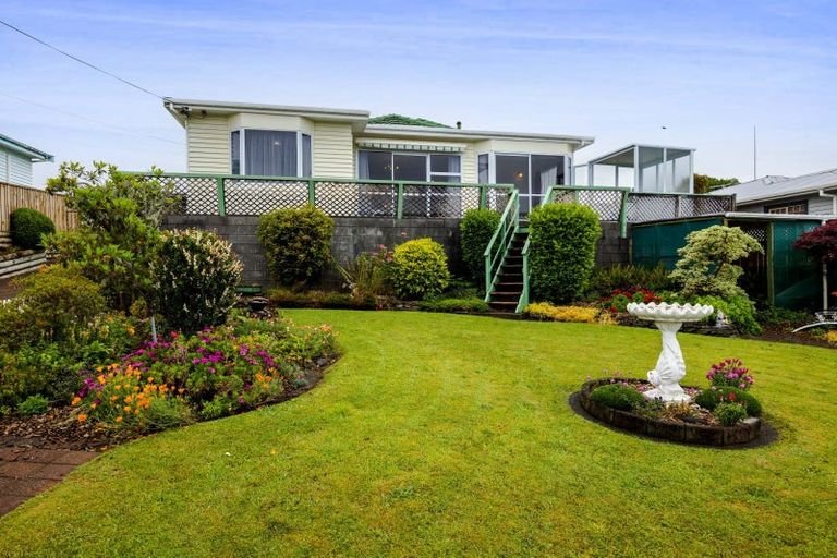 Photo of property in 81 Omata Road, Marfell, New Plymouth, 4310
