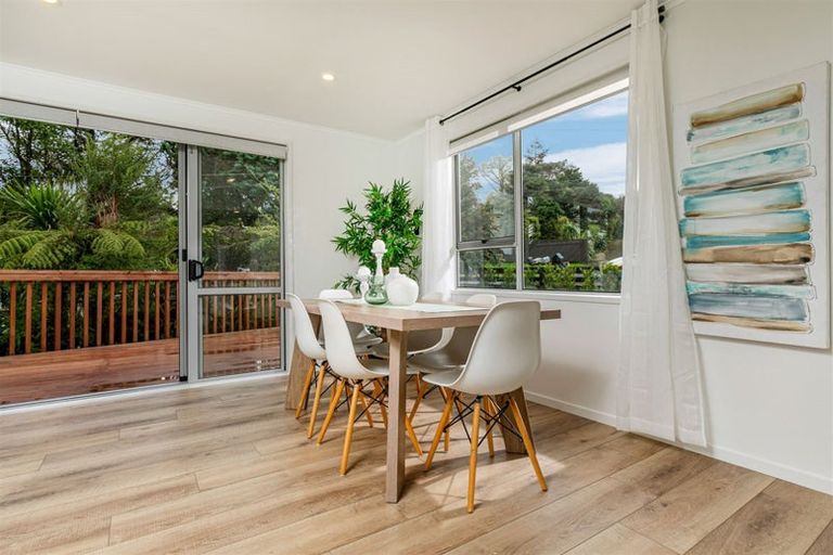 Photo of property in 10 Puketaha Road, Swanson, Auckland, 0816